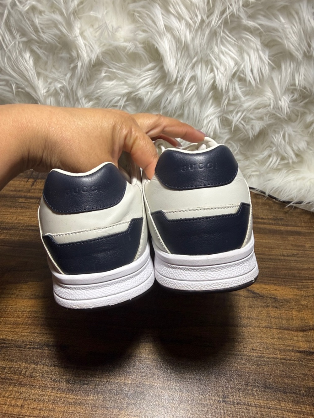 Gucci Men's White and Navy Leather Sneakers - Picture 3 of 11